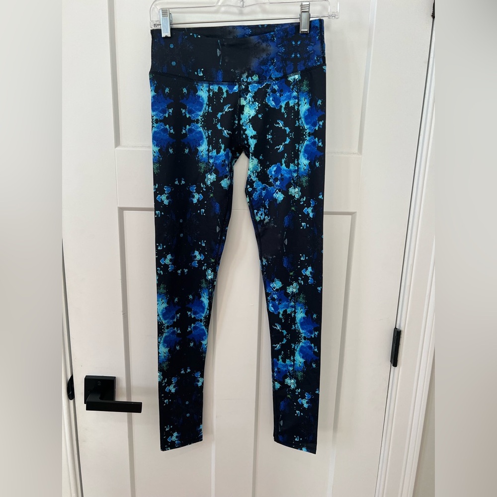 Women’s Never-Worn Fabletics Print Leggings, XS